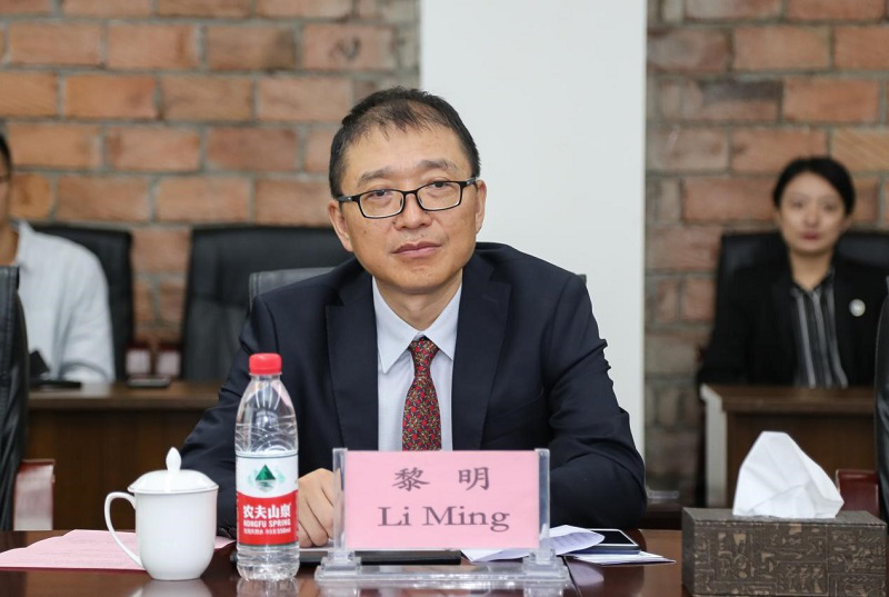 院长黎明代表学院向Prathana Kannaovakun副校长一行表示欢迎.png