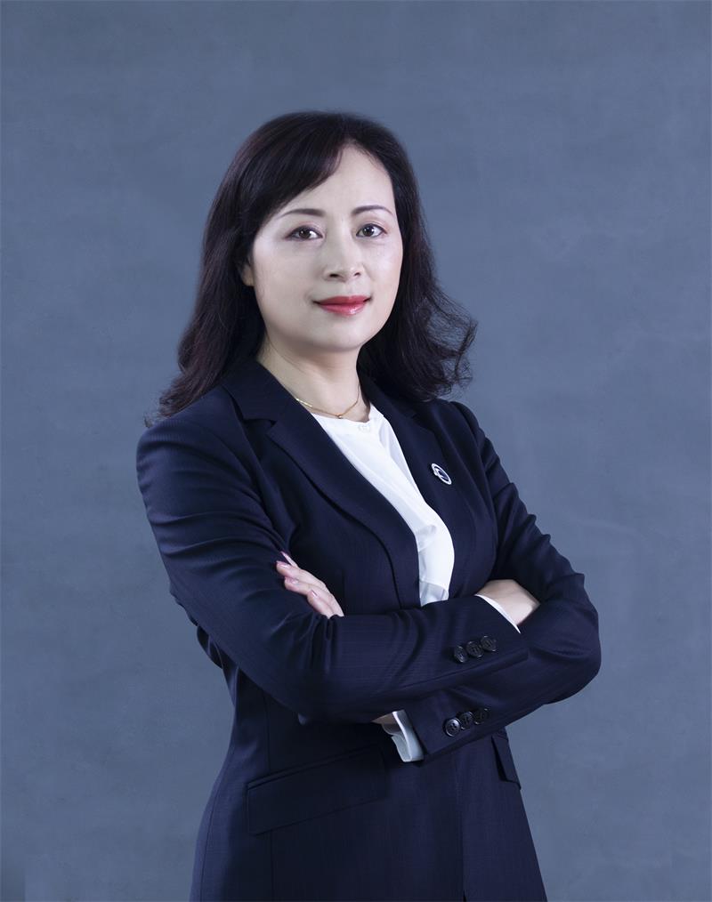 黄芳.jpg