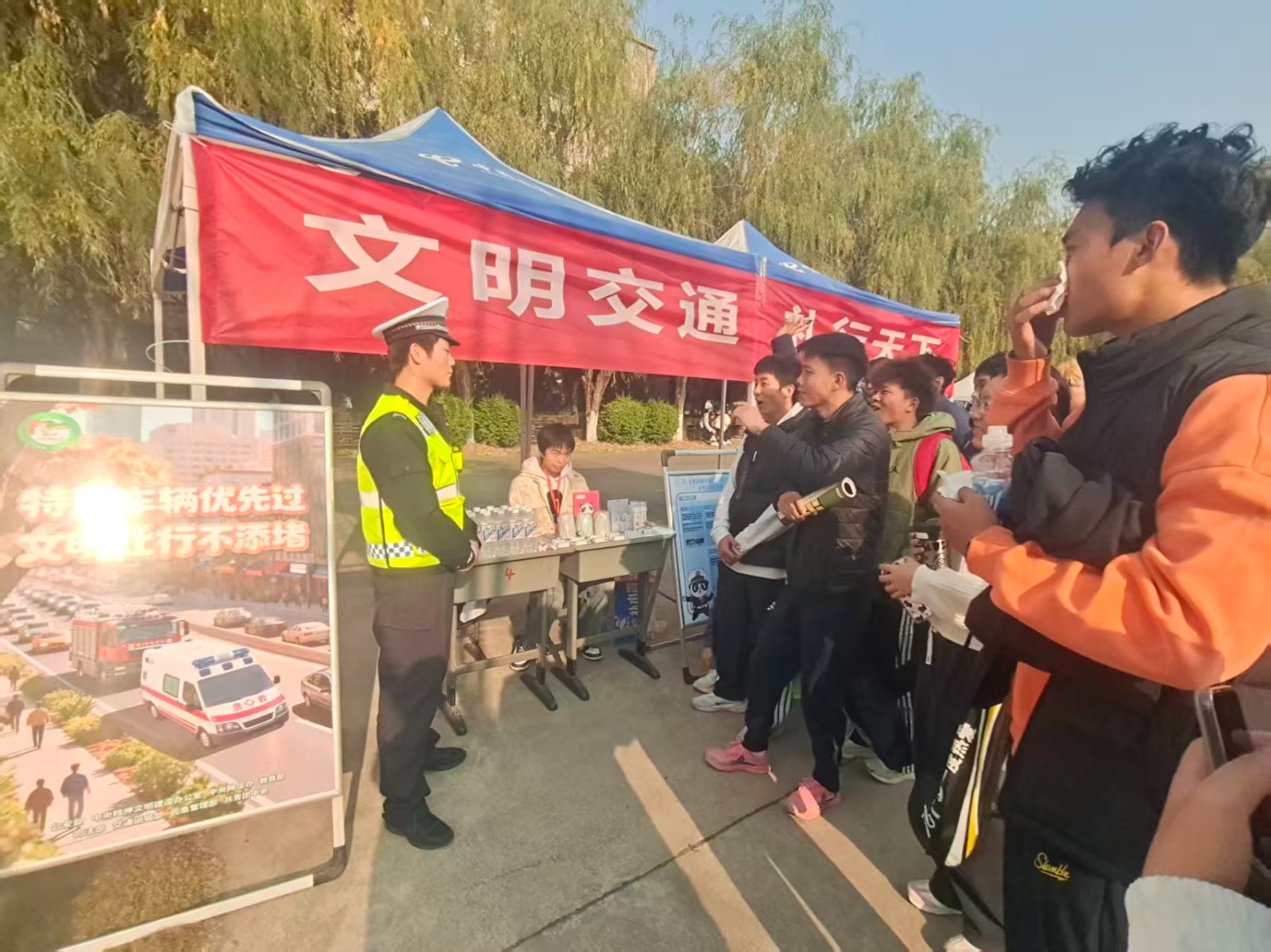 1764668701430317.jpg 1764668701430317.jpg