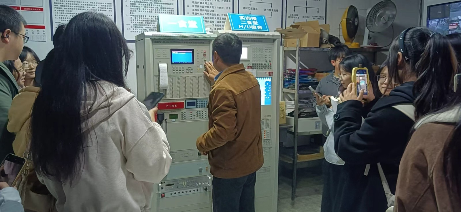 1765436643293003.jpg 1765436643293003.jpg