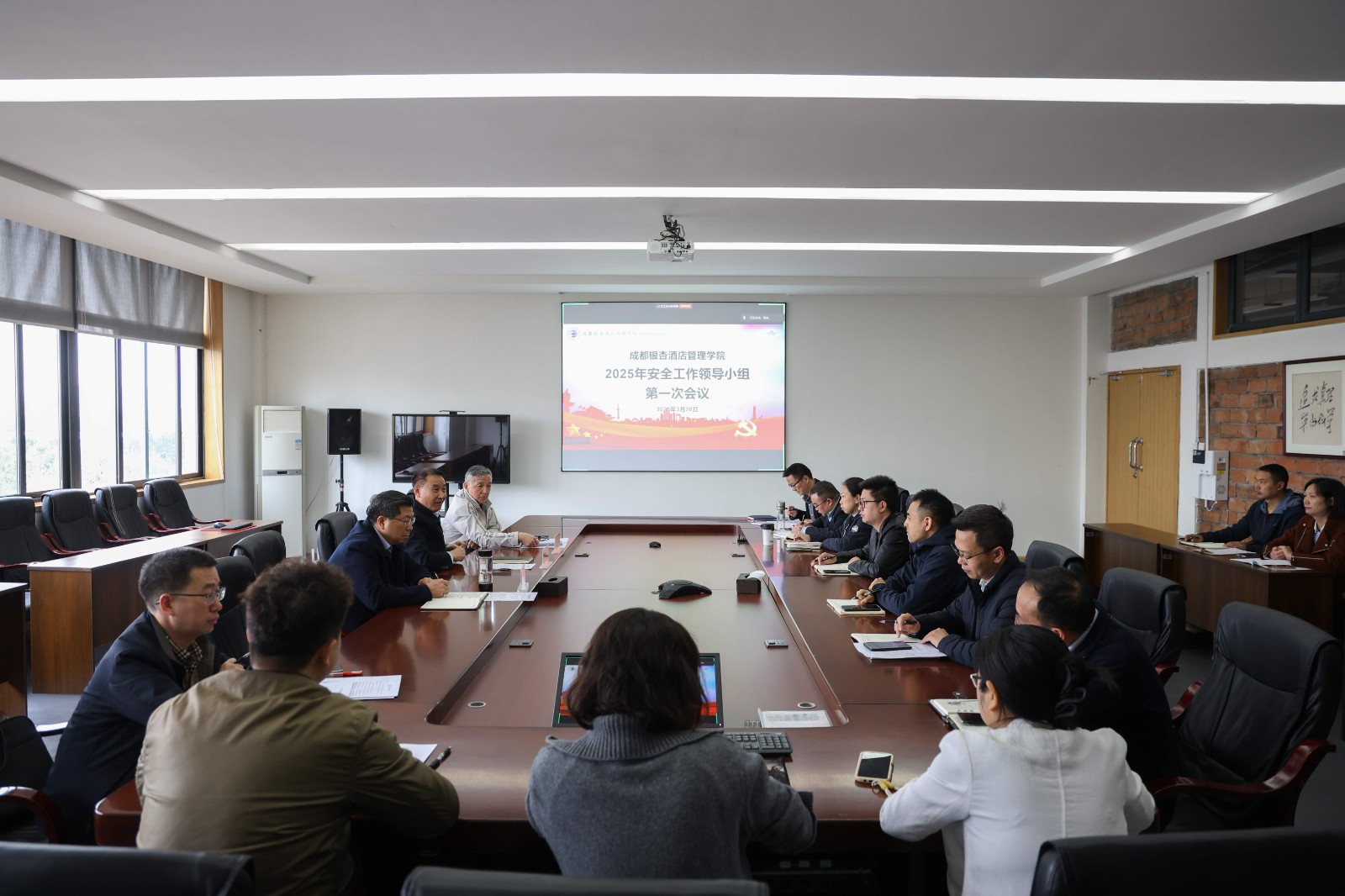 1765783151140929.jpg 1765783151140929.jpg