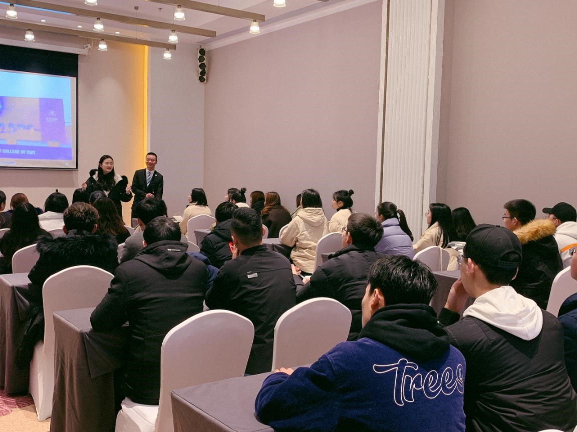 教学酒店前厅总监开展“酒店筹开与前厅管理”教学.jpg